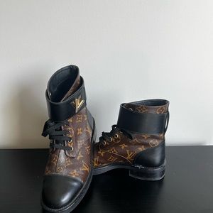 LV combat boot